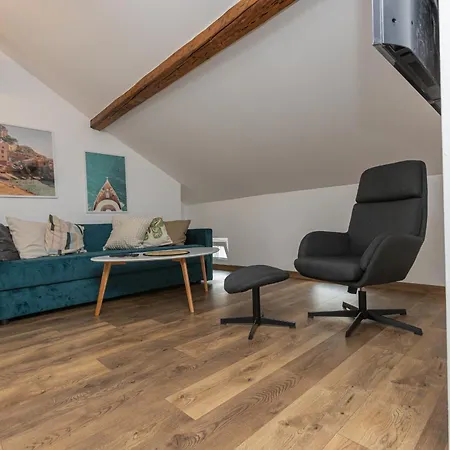 The House 3 Διαμέρισμα Μπουργκάς