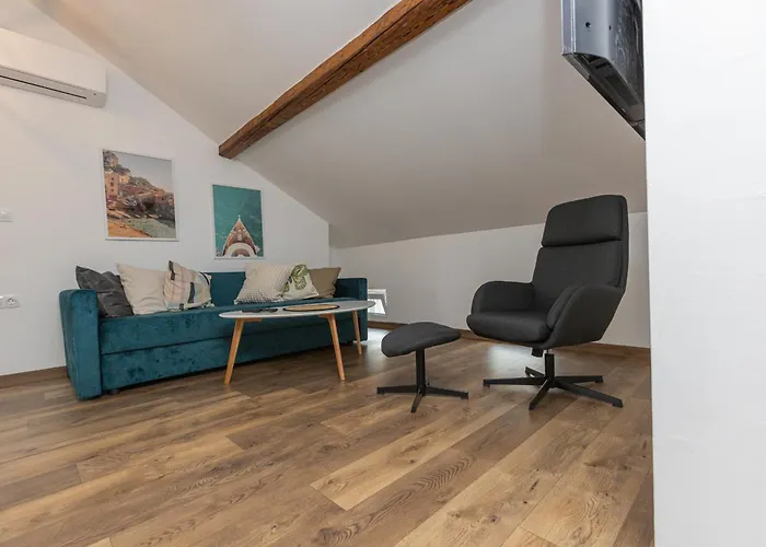 The House 3 Διαμέρισμα Μπουργκάς